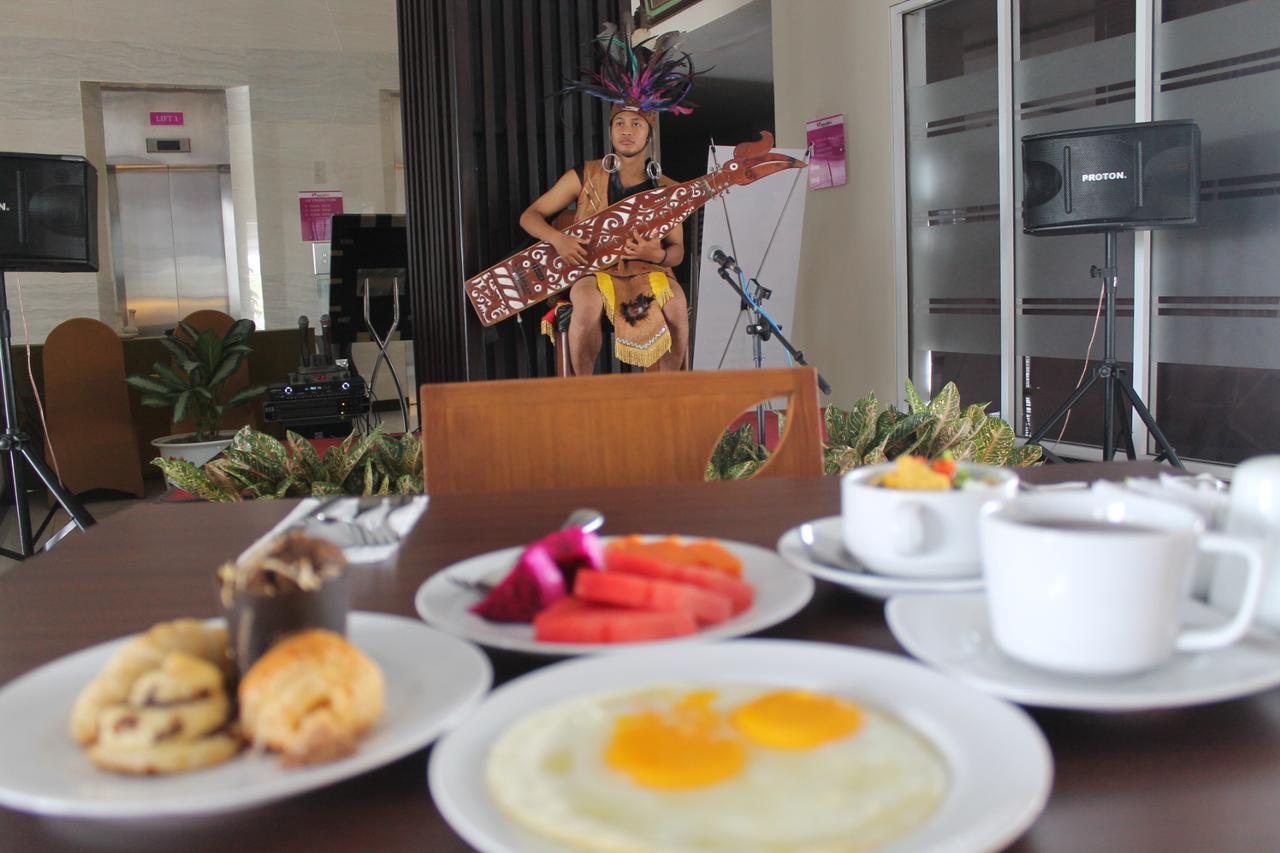 Swiss-Belinn Pangkalan Bun Exterior photo