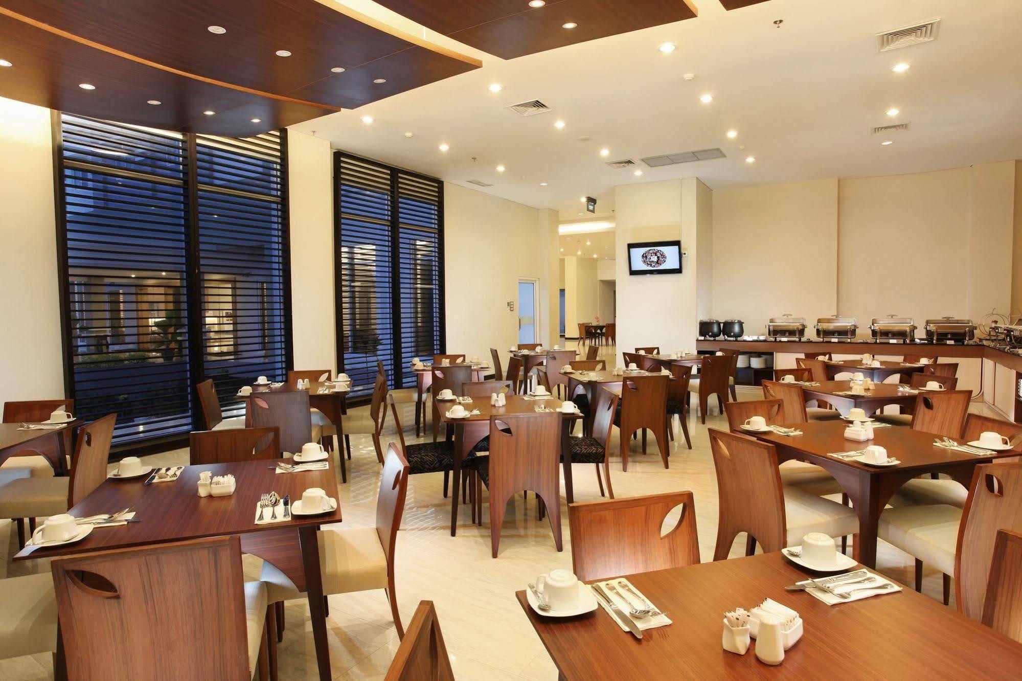 Swiss-Belinn Pangkalan Bun Exterior photo