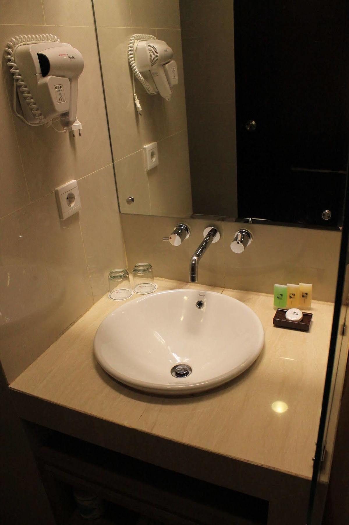 Swiss-Belinn Pangkalan Bun Exterior photo