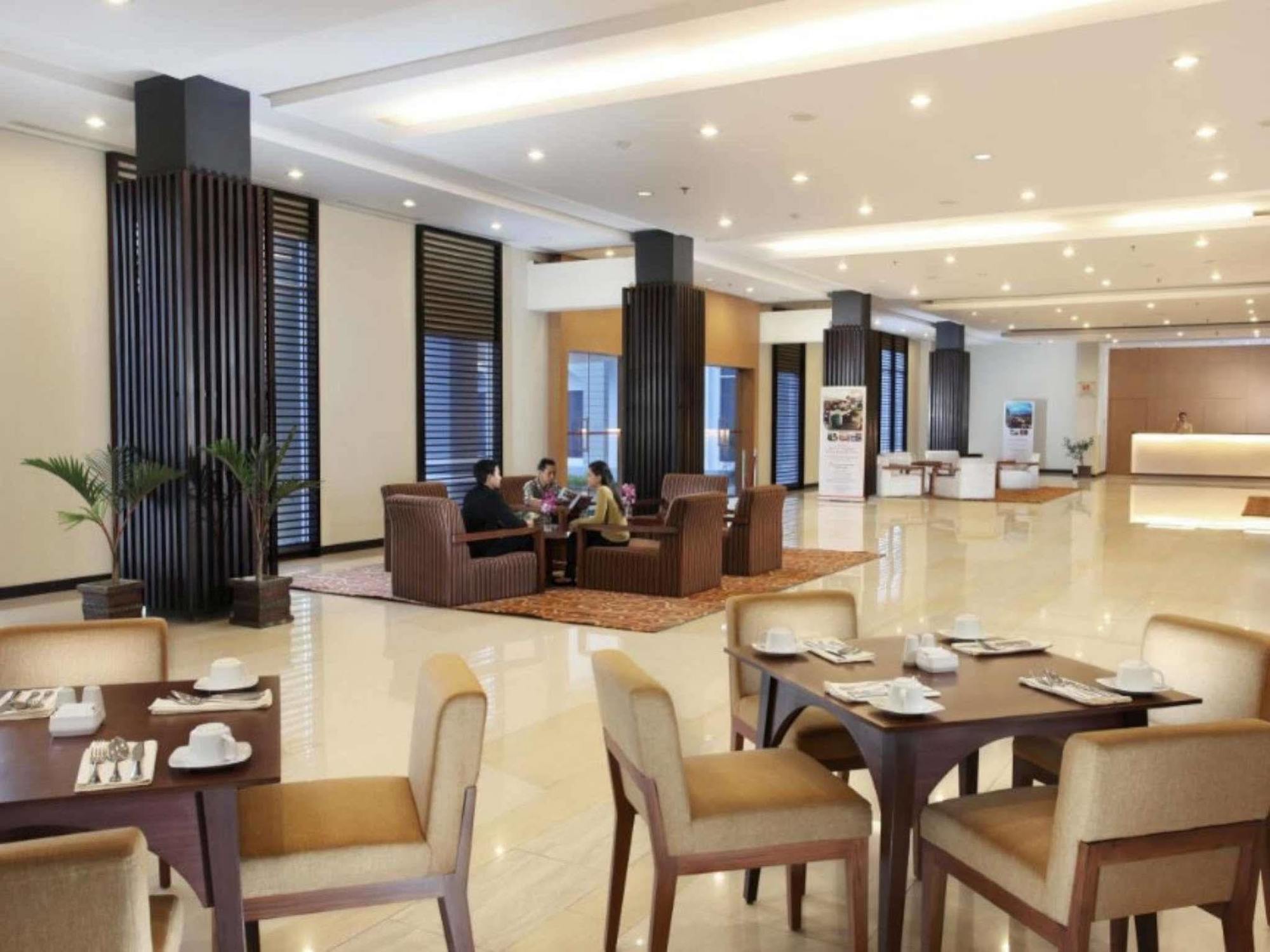 Swiss-Belinn Pangkalan Bun Exterior photo