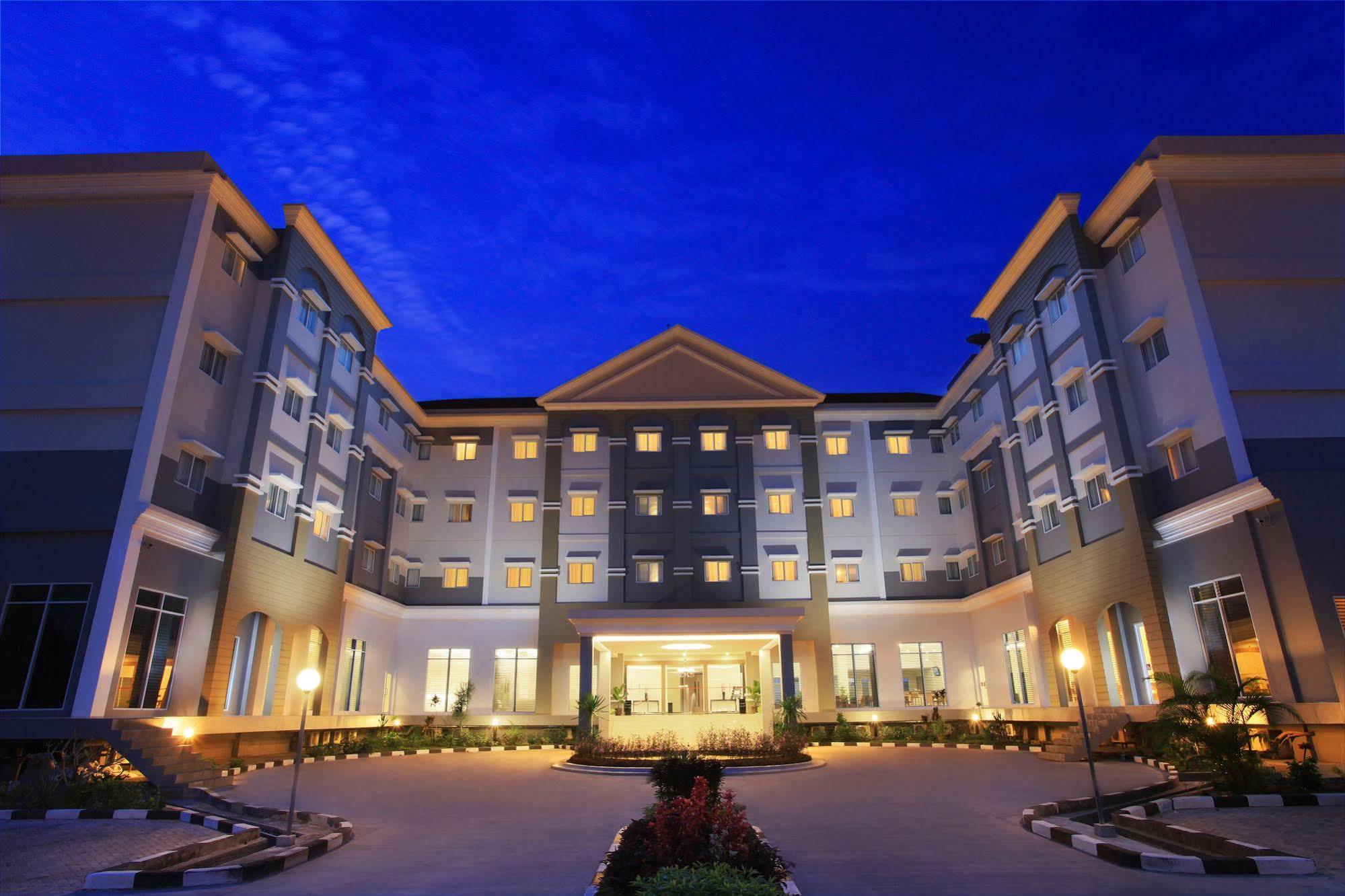 Swiss-Belinn Pangkalan Bun Exterior photo
