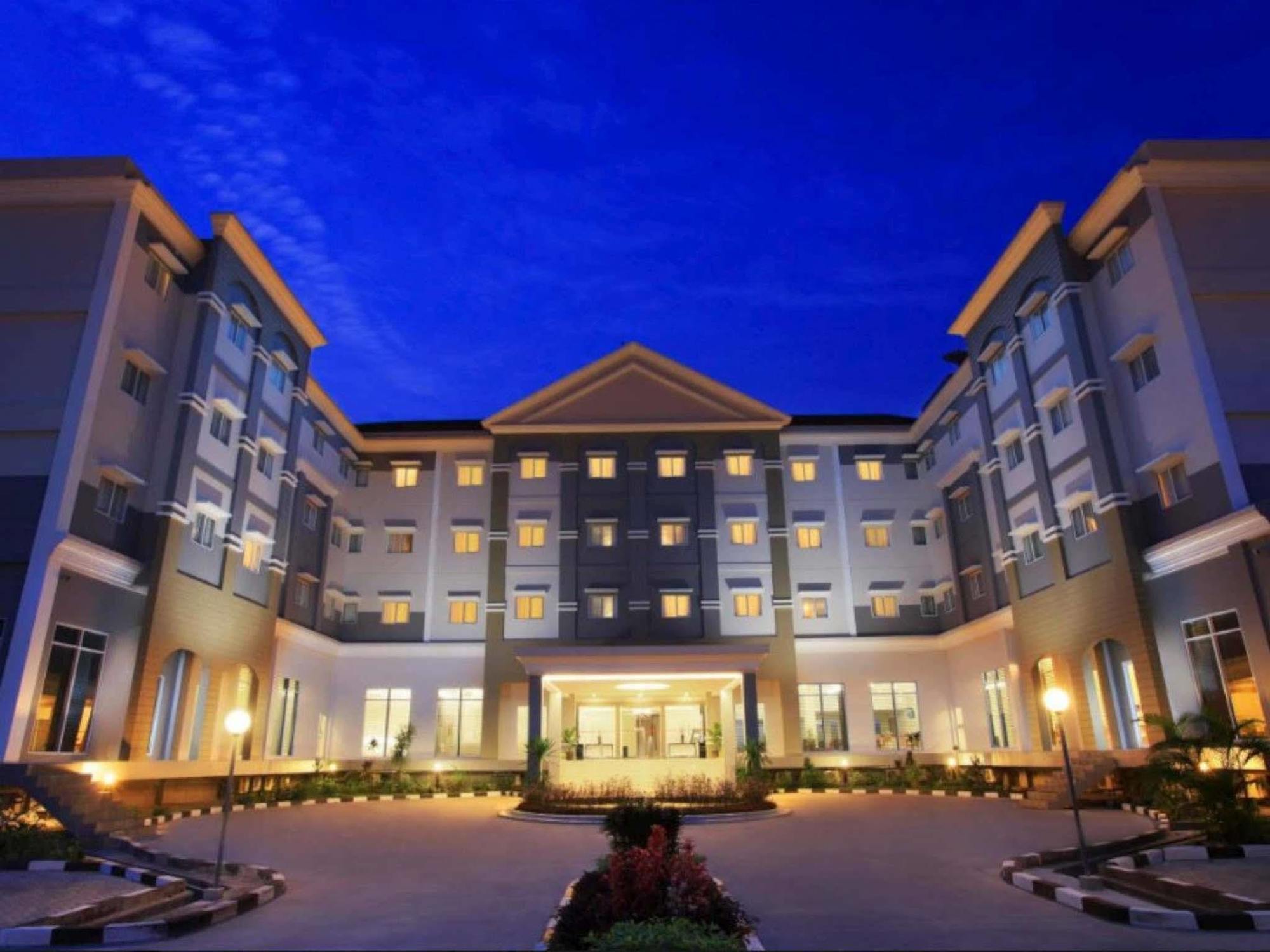 Swiss-Belinn Pangkalan Bun Exterior photo